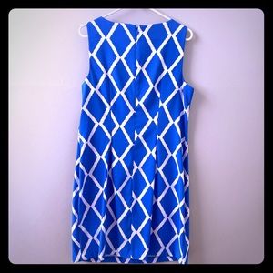 Women’s sleeveless knee length dress